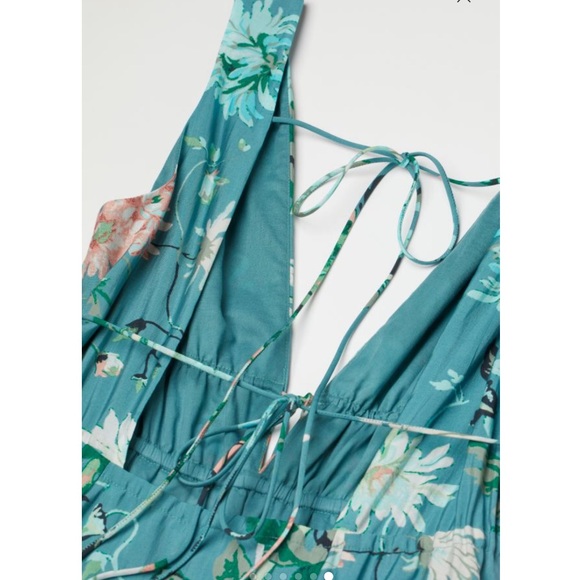 H&M Lyocell-blend V-neck Dress in Turquoise/Floral - Picture 4 of 8